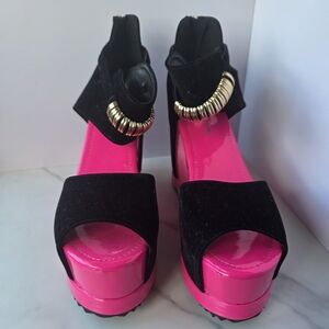NWOT Black and Pink Platform Sandals